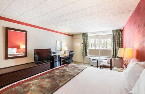 Harleigh Hotel | Red Carpet Inn Hazleton