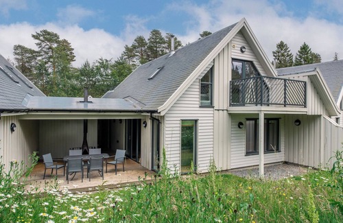 Alvie Cottage | Red Deer Lodge