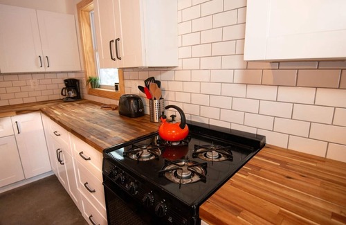Grand Marais Cabin | RED FOX CABIN ON DEVIL TRACK LAKE IN GRAND MARAIS, MN! CHARMING & REFINED!