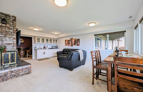Dundee House | Red Hills Vacation ~ Three Bedroom Guest Suite with a Private Hot Tub and Sauna