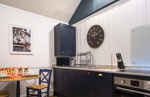 Maidensgrove Cabin | Red Kite Retreat - Red Kite Cabin