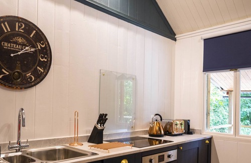 Maidensgrove Cabin | Red Kite Retreat - Red Kite Cabin