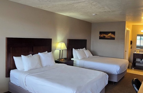 Tropic Hotel | Red Ledges