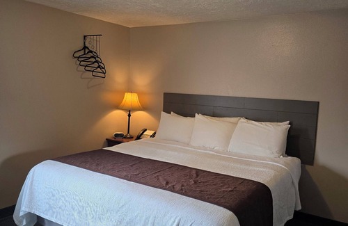 Tropic Hotel | Red Ledges