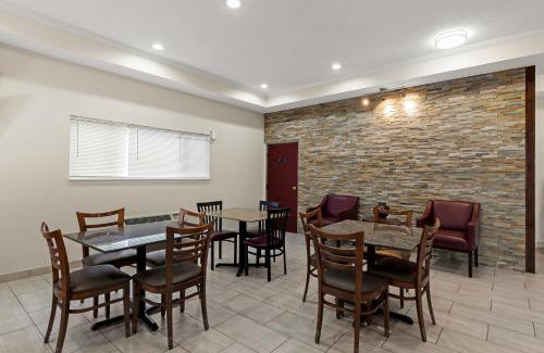 Caseyville Hotel | Red Lion Inn & Suites Caseyville
