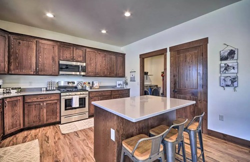 Red Lodge House | Red Lodge Mtn. View Cozy Home with hot-tub; 9 miles to RLM! New!