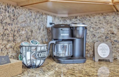 East Mesa House | Red Mountain Family Fun with Pool, Spa, Putting Green