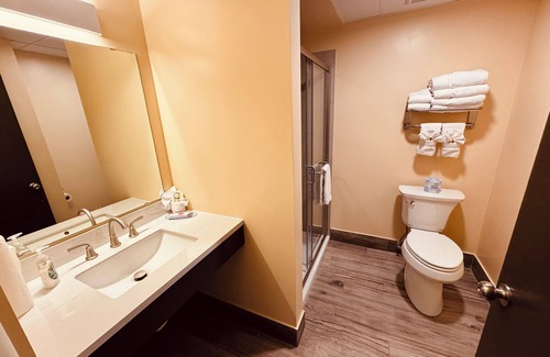 Hibbing Hotel | Red Rock Hotel & Suites