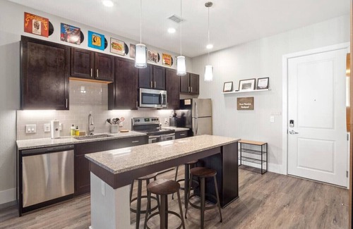 Golden Condo | Red Rocks Retreat - Minutes to Shows, Hikes, Shops