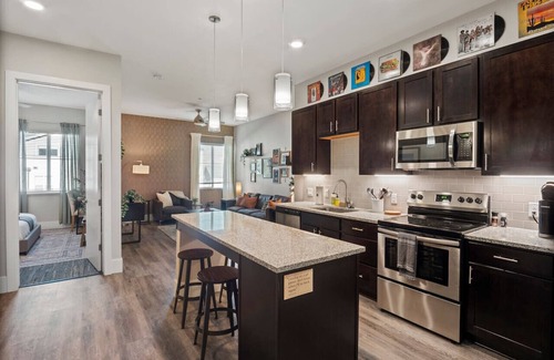 Golden Condo | Red Rocks Retreat - Minutes to Shows, Hikes, Shops