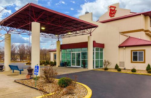 Mount Saint Francis Hotel | Red Roof Inn Georgetown, IN - Louisville West
