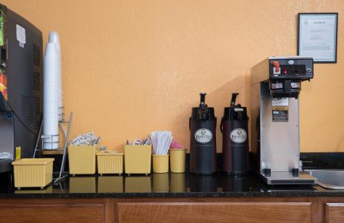 Mobile Hotel | Red Roof Inn Mobile - Midtown
