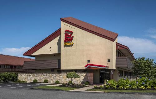 Framingham Hotel | Red Roof Inn PLUS + Boston - Framingham
