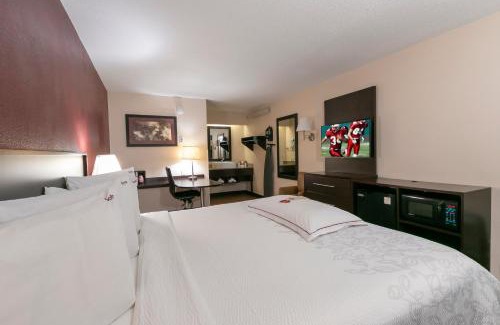 Columbus Hotel | Red Roof Inn PLUS+ Columbus-Ohio State University OSU