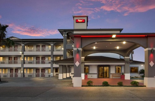 Galveston Hotel | Red Roof Inn PLUS + Galveston - Beachfront