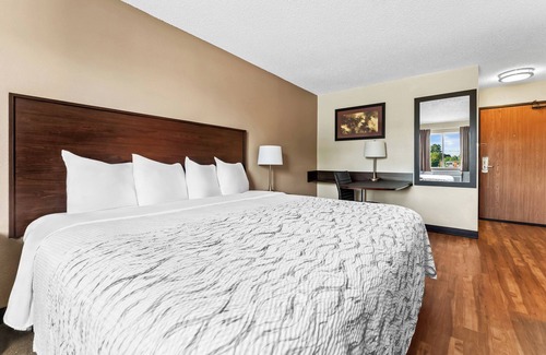 Whippleville Hotel | Red Roof Inn PLUS+ & Suites Malone