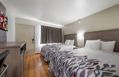 Arena District Hotel | Red Roof Inn San Antonio E - Frost Bank Center