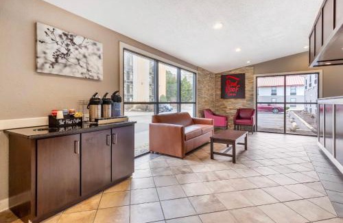 North Newport News Hotel | Red Roof Inn & Suites Newport News