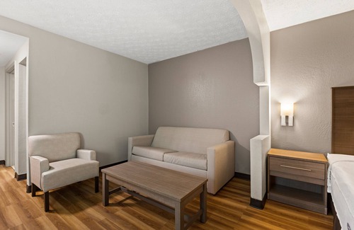Newnan Hotel | Red Roof Inn & Suites Newnan