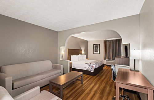 Newnan Hotel | Red Roof Inn & Suites Newnan