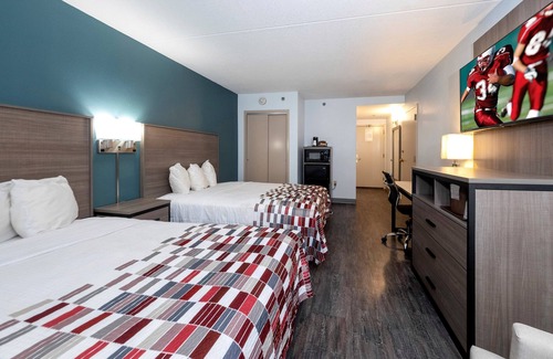 New Castle Hotel | Red Roof Inn & Suites Wilmington - New Castle