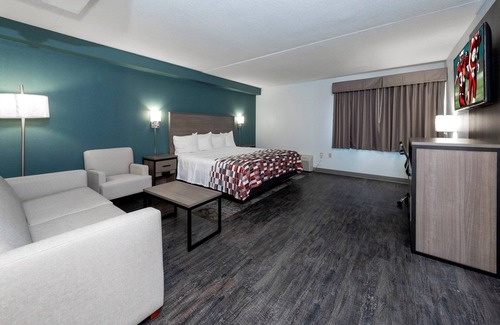 New Castle Hotel | Red Roof Inn & Suites Wilmington - New Castle