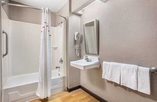 Tinton Falls Hotel | Red Roof Inn Tinton Falls - Jersey Shore