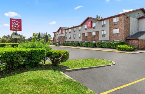Belleville Hotel | Red Roof PLUS Belleville