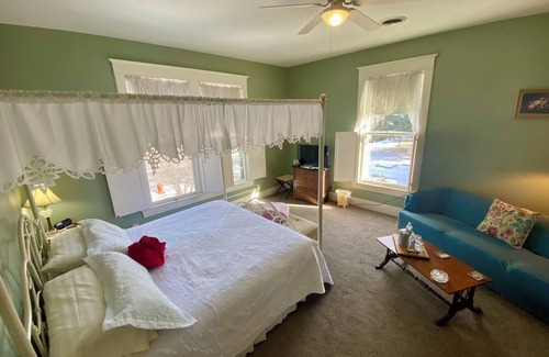 Bardstown Bed & Breakfast | Red Rose Inn Bed & Breakfast