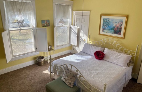 Bardstown Bed & Breakfast | Red Rose Inn Bed & Breakfast