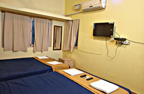 Kuilapalayam House | Red sand Villa