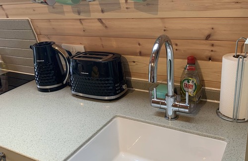 Oban Cabin | Red Squirrel Pod with Hot Tub - perfect for relaxing in countryside near Oban