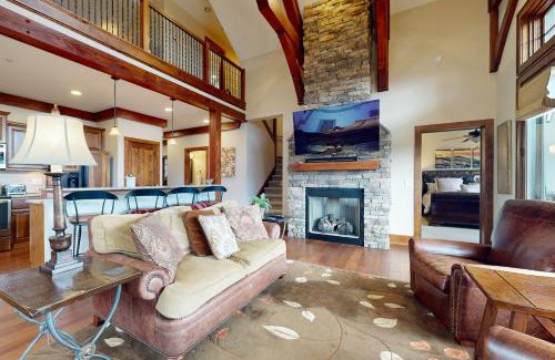 Boone Apartment | Red Tail Summit