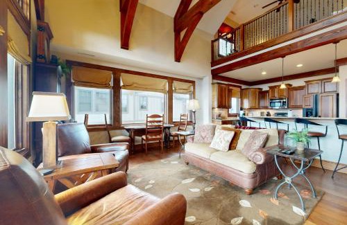 Boone Apartment | Red Tail Summit