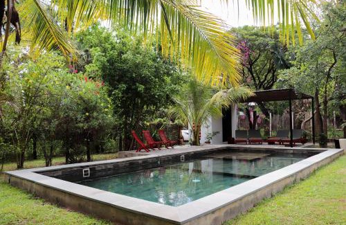 Siem Reap House | RedBox House - Private Luxury Modern Style 5 Bedrooms Villa