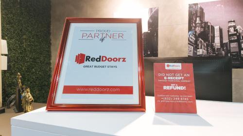 Pagudpud Hotel | RedDoorz at Precious Dem Beach Resort Pagudpud