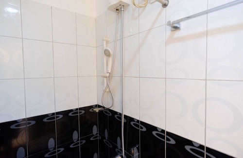 Puerto Princesa Hotel | RedDoorz Plus @ Manalo Extension Palawan