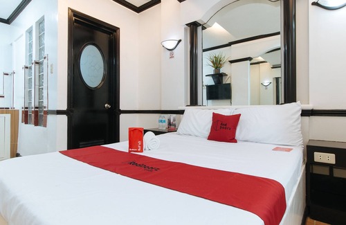 Taguig Hotel | RedDoorz Plus @ Villa Gloria Taguig