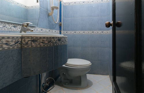 Taguig Hotel | RedDoorz Plus @ Villa Gloria Taguig