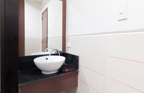 Jaro Hotel | RedDoorz @ San Jose Tagbak Jaro Iloilo