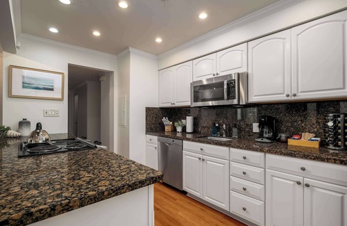 Village of La Jolla Apartment | ✨REDECORATED✨ Seaside Dream | Jacuzzi | Patio