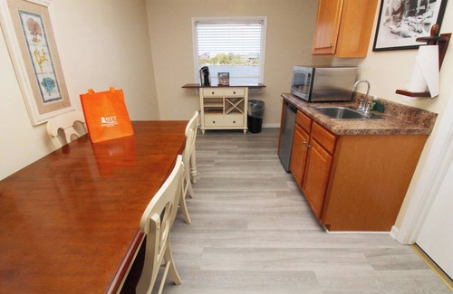 Nags Head Apartment | Redfish Retreat 2 Queen Deluxe Fin N Feather