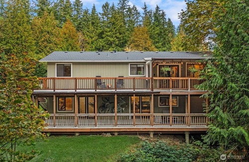 Union Hill-Novelty Hill House | Redmond, 2 Bedroom with Trickling Sound of Creek!n
