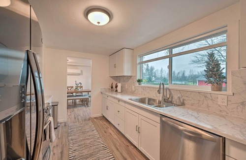 Redmond House | Redmond Farmhouse on 2 Acres w/Deck & Grill!