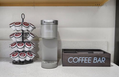 Eastside House | Redondo Retreat, 1 Mile to the Beach, Games, Remodeled 3BD Home, Fire Pit, Patio