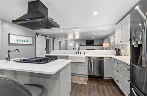 Coeur d'Alene Cottage | Redone cottage w/hottub walking to everything downtown!