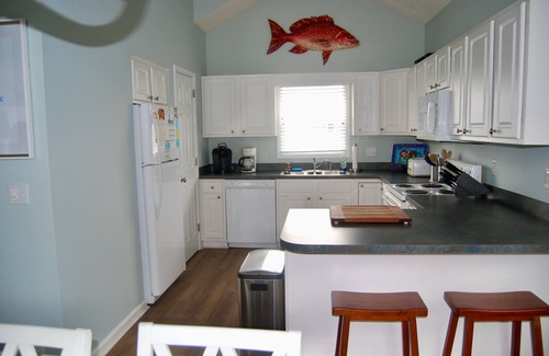 Ocean Isle Beach House | REDUCED RATES FOR AUGUST - 4 Bed IP House on Water-Sleeps 8-EASY BEACH ACCESS