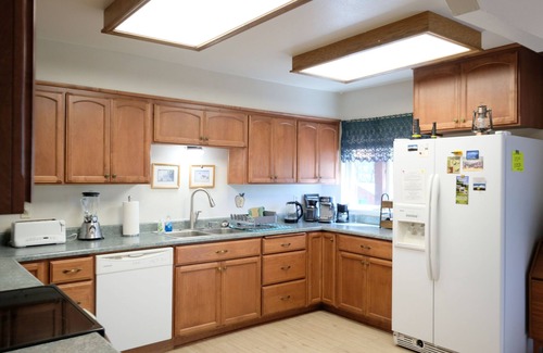 Mount Shasta House | Redwood Garden Cottage
