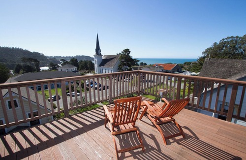 Mendocino Apartment | Redwood Tower with WiFi in charming Mendocino
