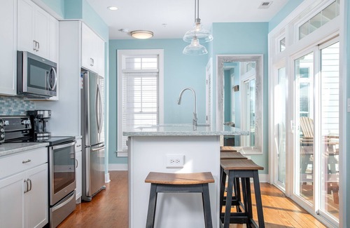 Atlantic Beach House | Reef Points Wardroom in Atlantic Beach, NC